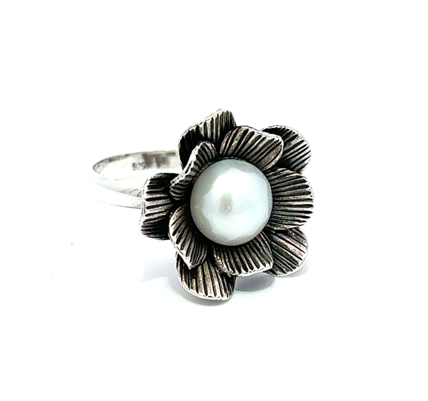Oxidised Flower With Freshwater Pearl Ring