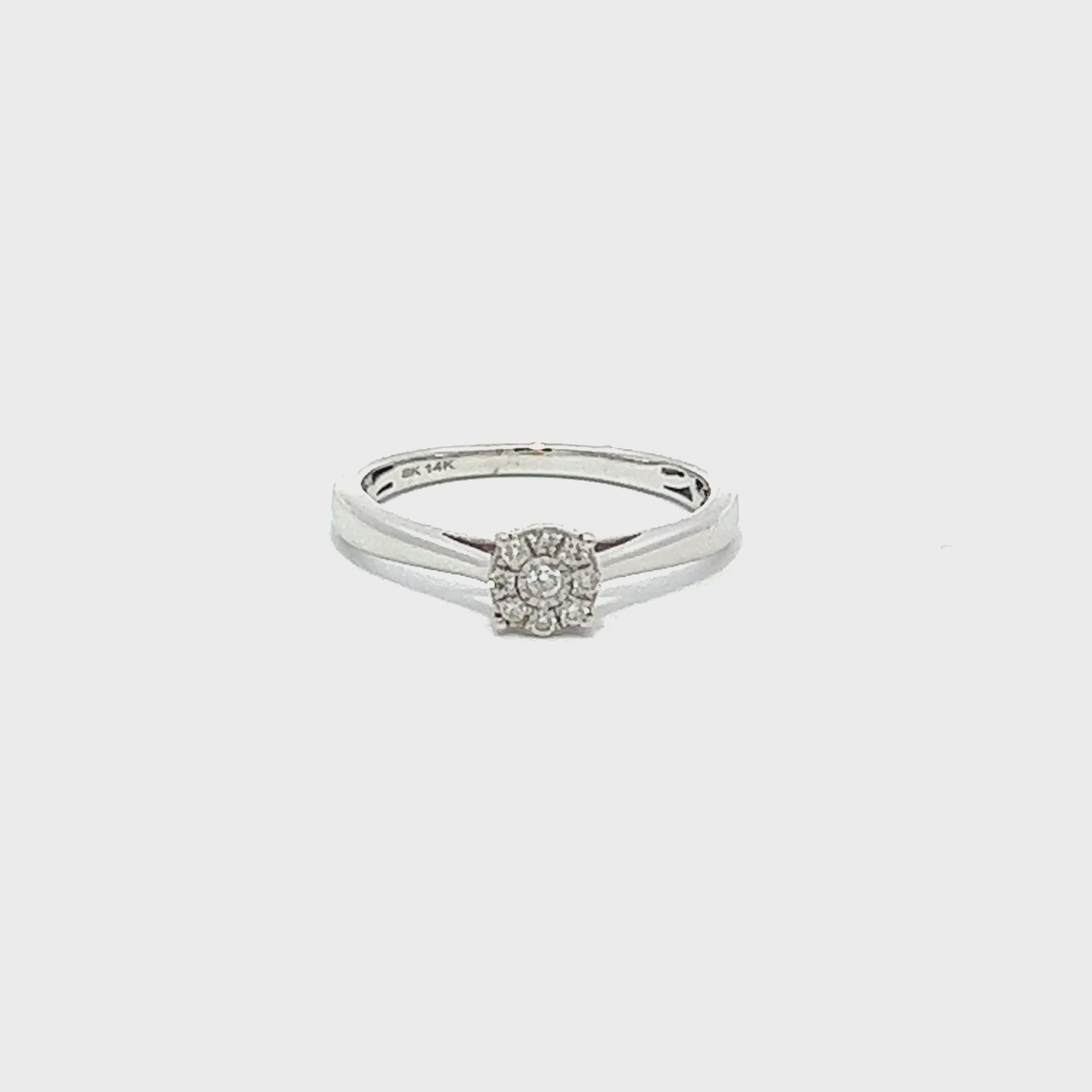 Round Halo Diamond Ring