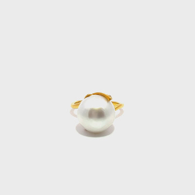 White South Sea Pearl Diamond Ring
