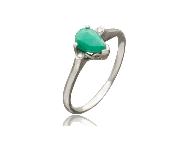  Tear Drop Emerald Cubic Zirconia Ring